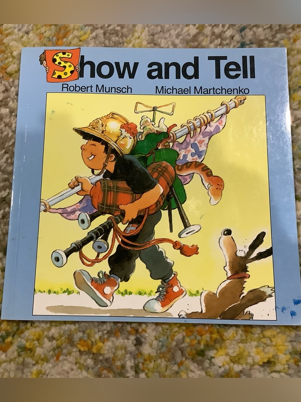 Scholastic Robert Munsch Picture Book Set - Yellow, Blue, Green, Red Covers - Picture 2 of 11